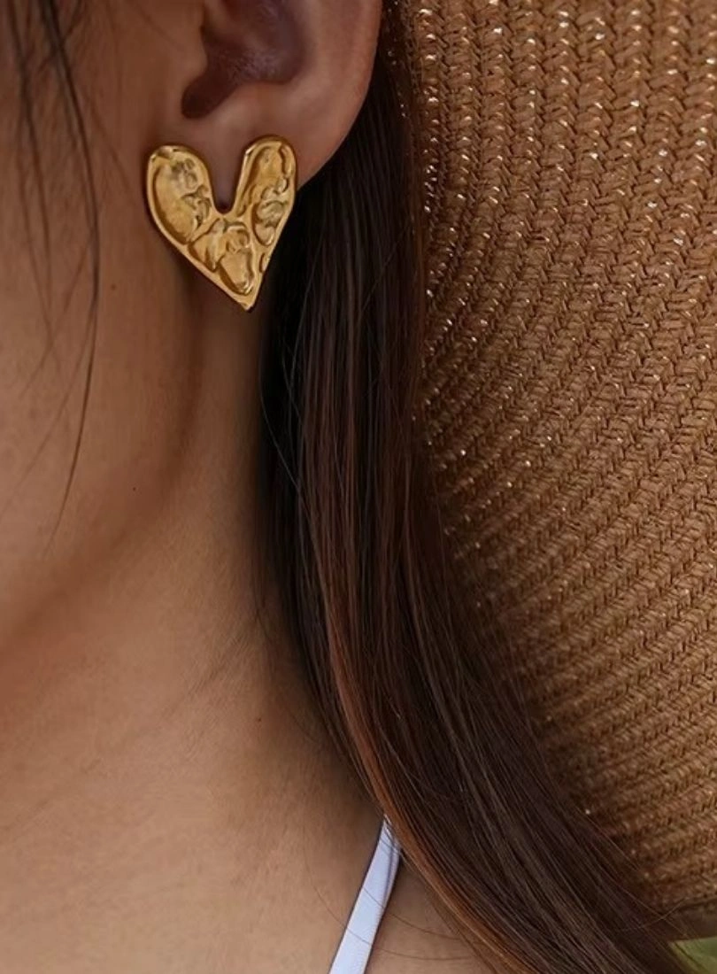 EARING